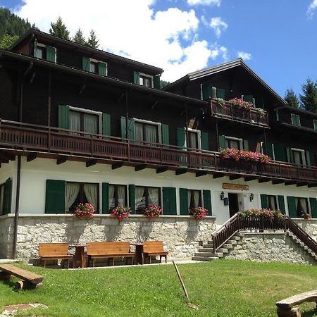 Bed and Breakfast Casa Alpina Don Guanella Macugnaga Exterior foto