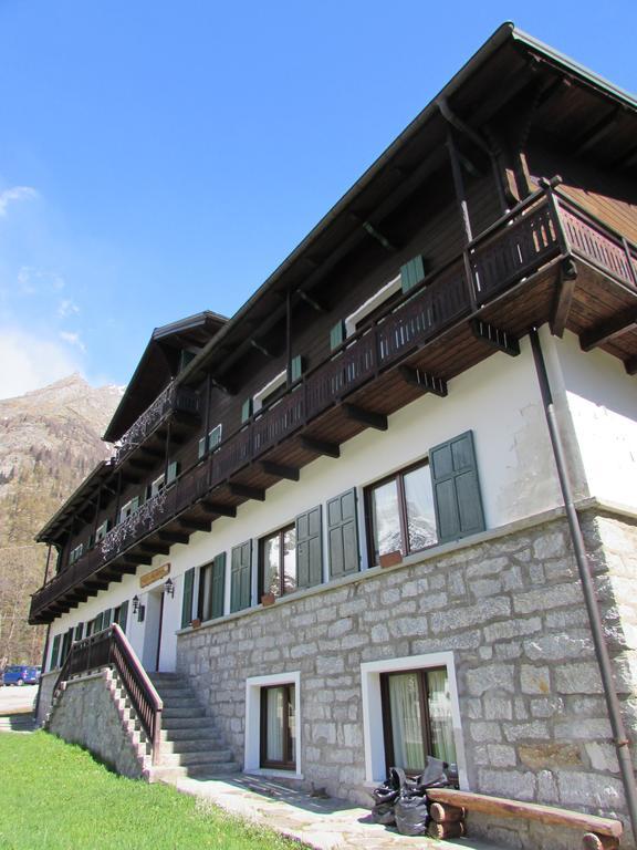 Bed and Breakfast Casa Alpina Don Guanella Macugnaga Exterior foto